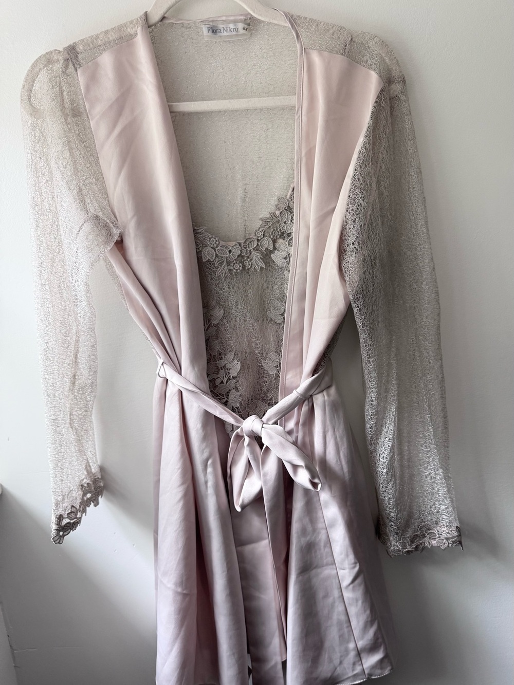 VGUC Flora Nikrooz Showstopper Chemise (S) and Robe (XS)